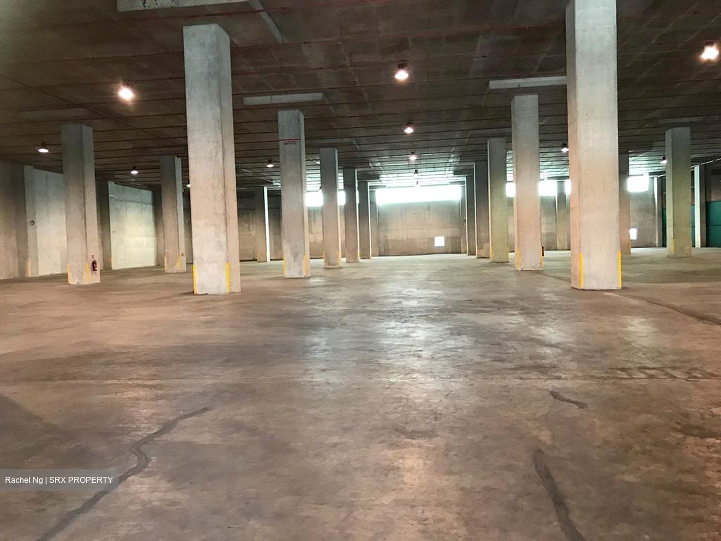 Gul Way (D22), Warehouse #510563021